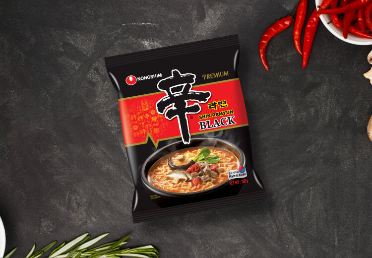 Instant Noodles Shin Ramyun Black with Beef Bone Broth (Family Pack) NONGSHIM, 4 x 130 g