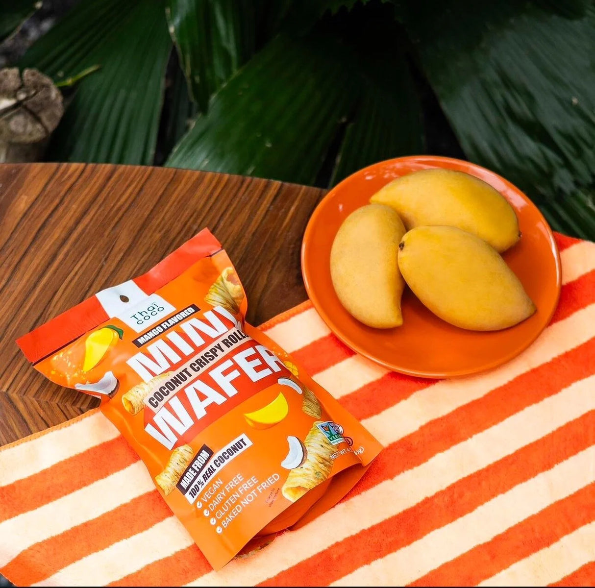 Coconut Crispy Rolls Mango Flavored THAI COCO, 140 g